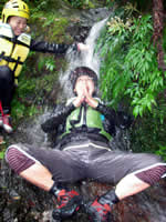 070404y2.jpg