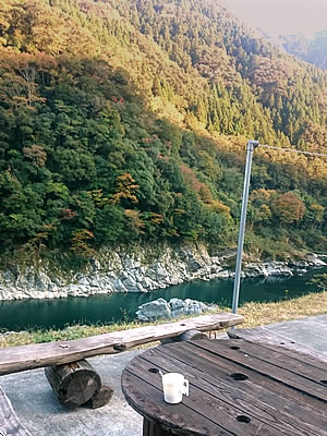 受付仕事中